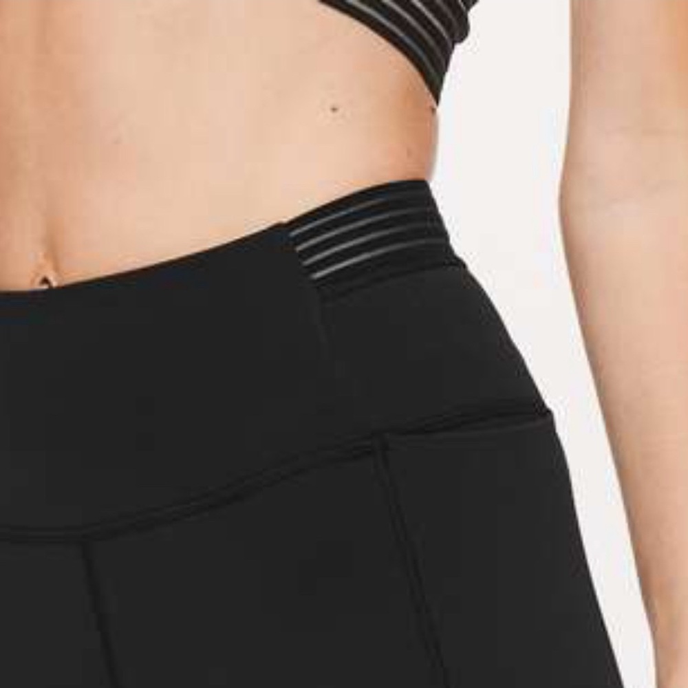 Lululemon FIND FOCUS 7/8 Tight *25"
Black size 12